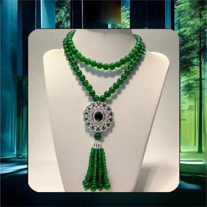 📿Emerald Color Necklace with Stylish Pendant