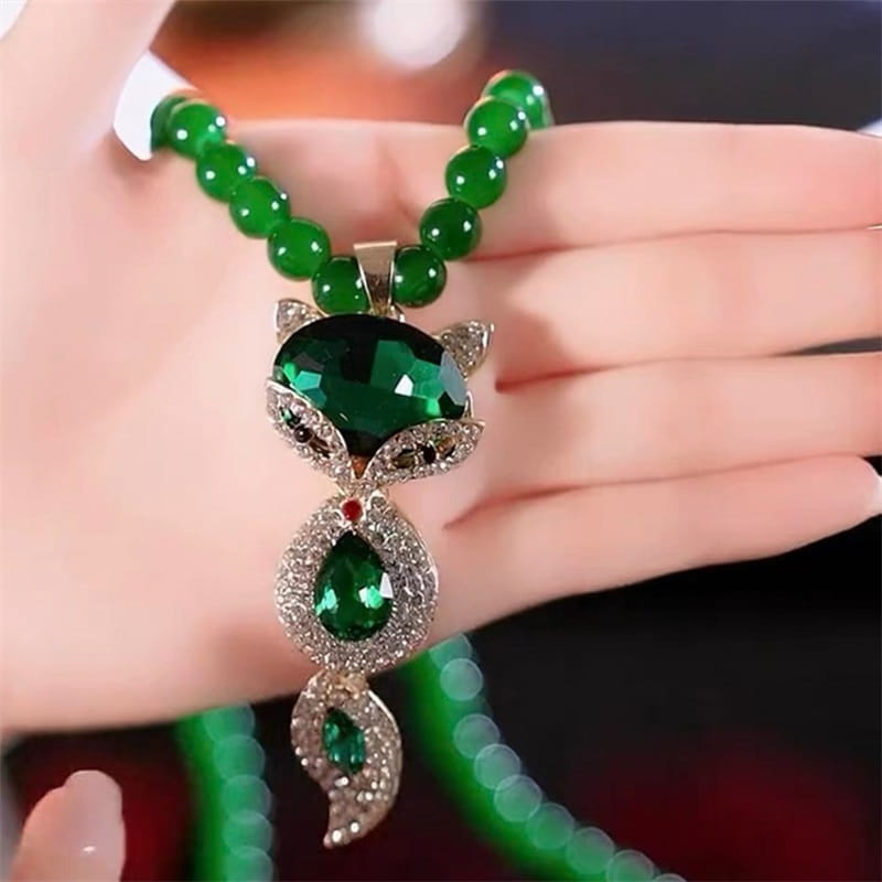 📿Emerald Color Necklace with Stylish Pendant