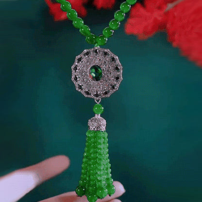 📿Emerald Color Necklace with Stylish Pendant