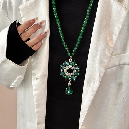 📿Emerald Color Necklace with Stylish Pendant