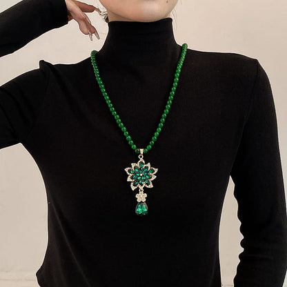 📿Emerald Color Necklace with Stylish Pendant