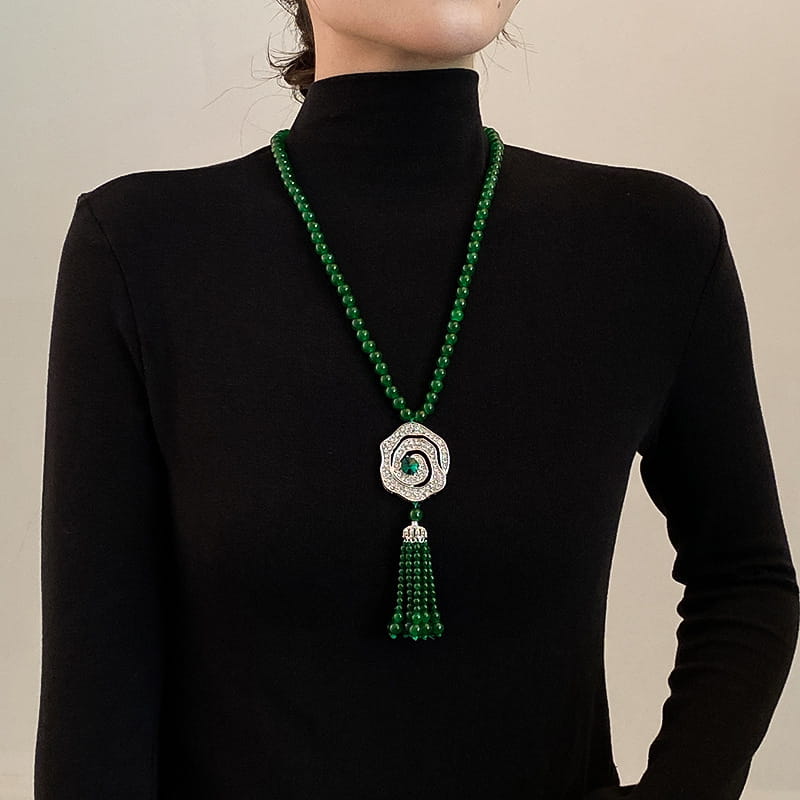 📿Emerald Color Necklace with Stylish Pendant