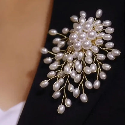 ✨Ladies' high-end exquisite handmade pearl brooch